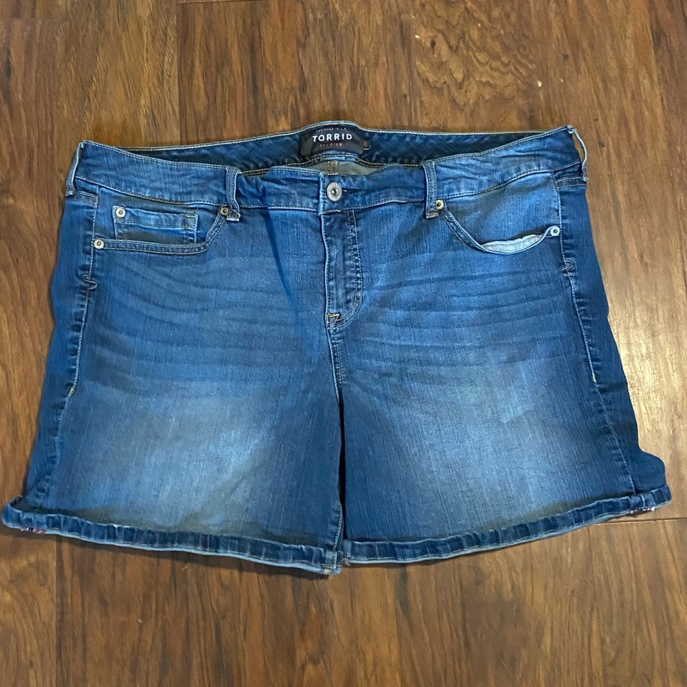 Size 20 Torrid Jean Shorts